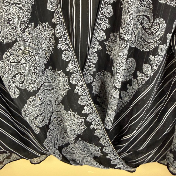 Chicos Womens 12 Black & White Paisley Striped Sheer Blouse Top Office Career - Picture 3 of 6